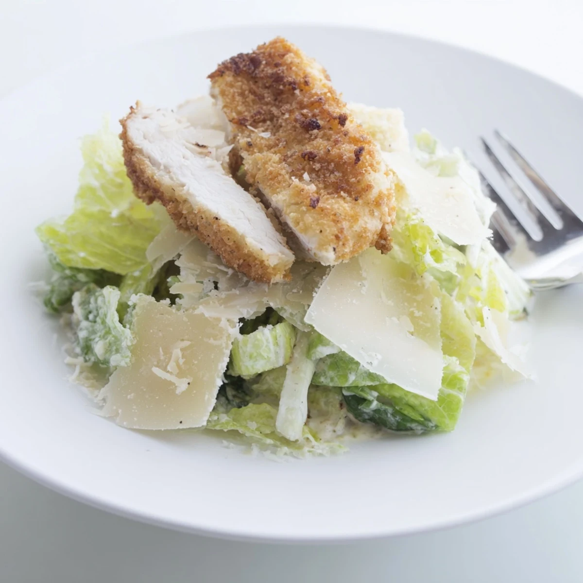 For a party platter, serve Crispy Chicken Caesar Salad Chips with lemon wedges and dressing.